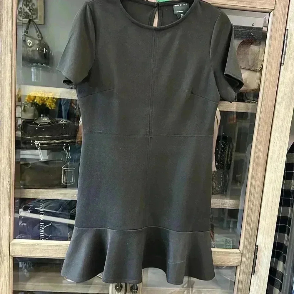 ASOS DESIGN short sleeve ponte mini dress with pep hem in black size 8 - Picture 5 of 6